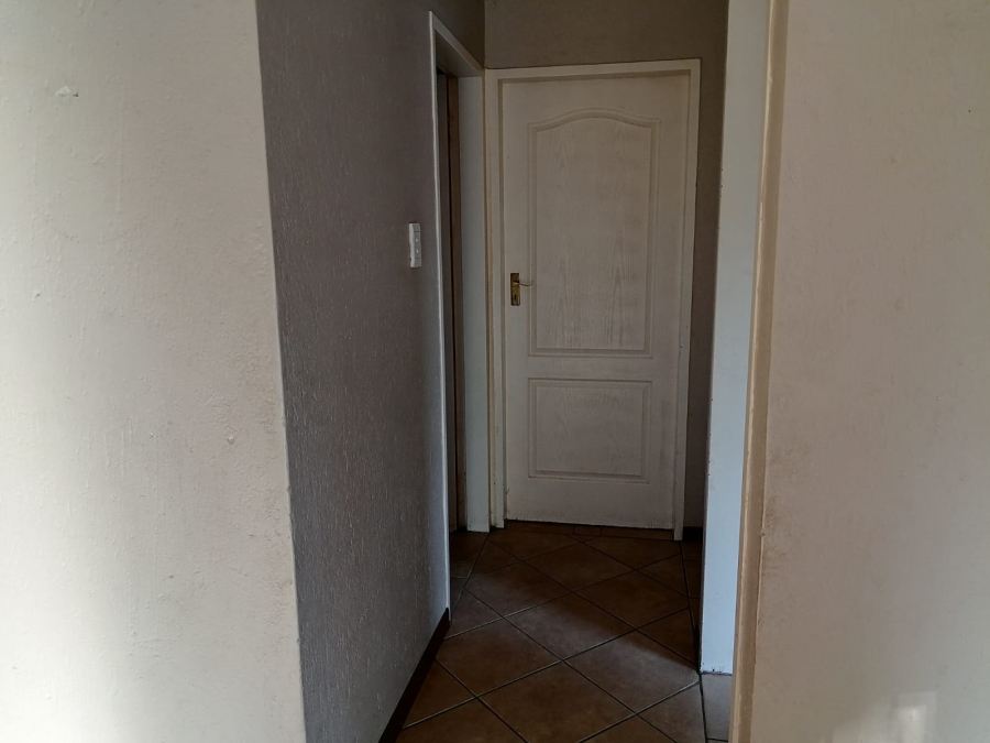 2 Bedroom Property for Sale in Rustenburg Central North West